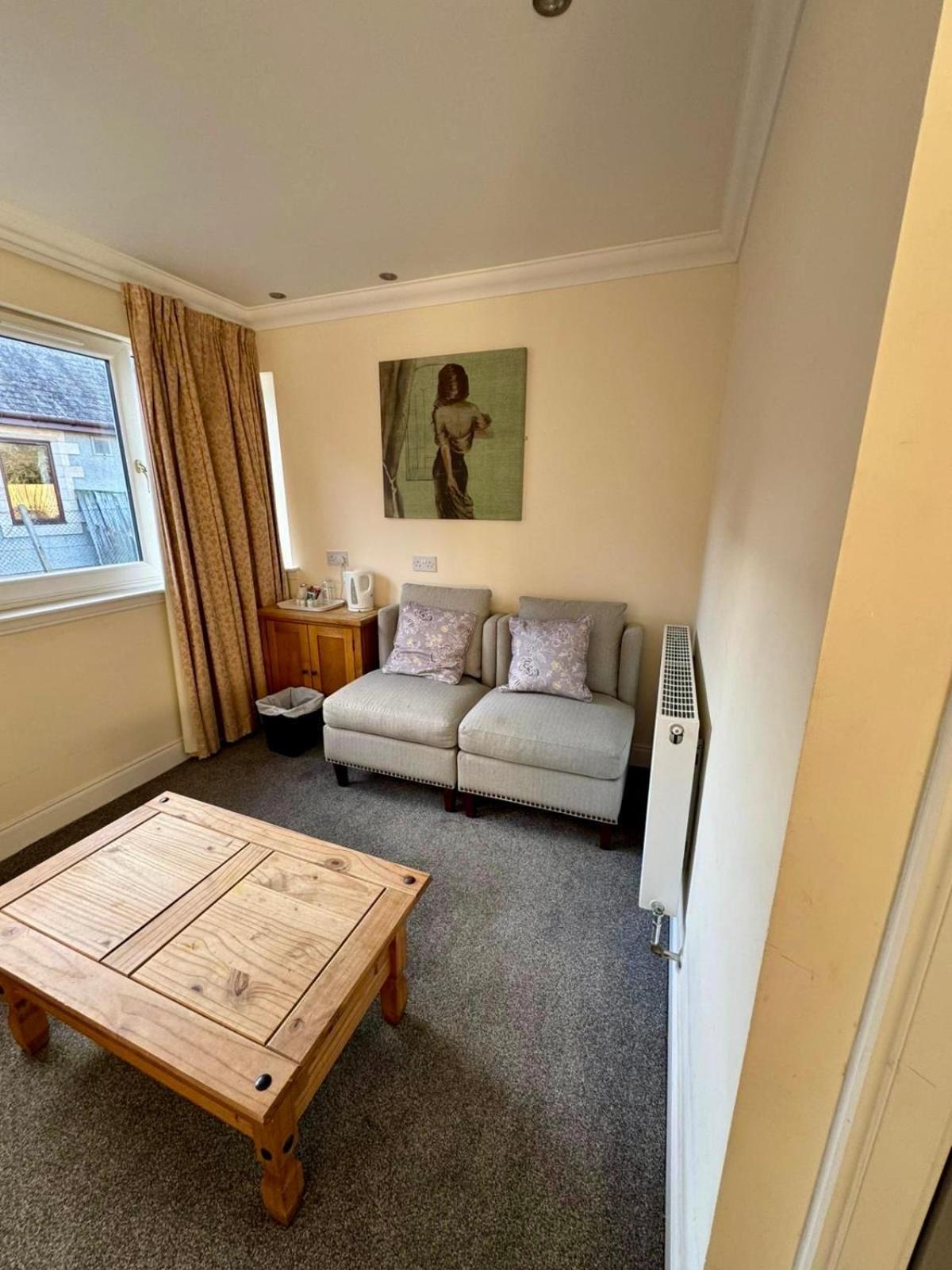 The Waverley 3* Dingwall